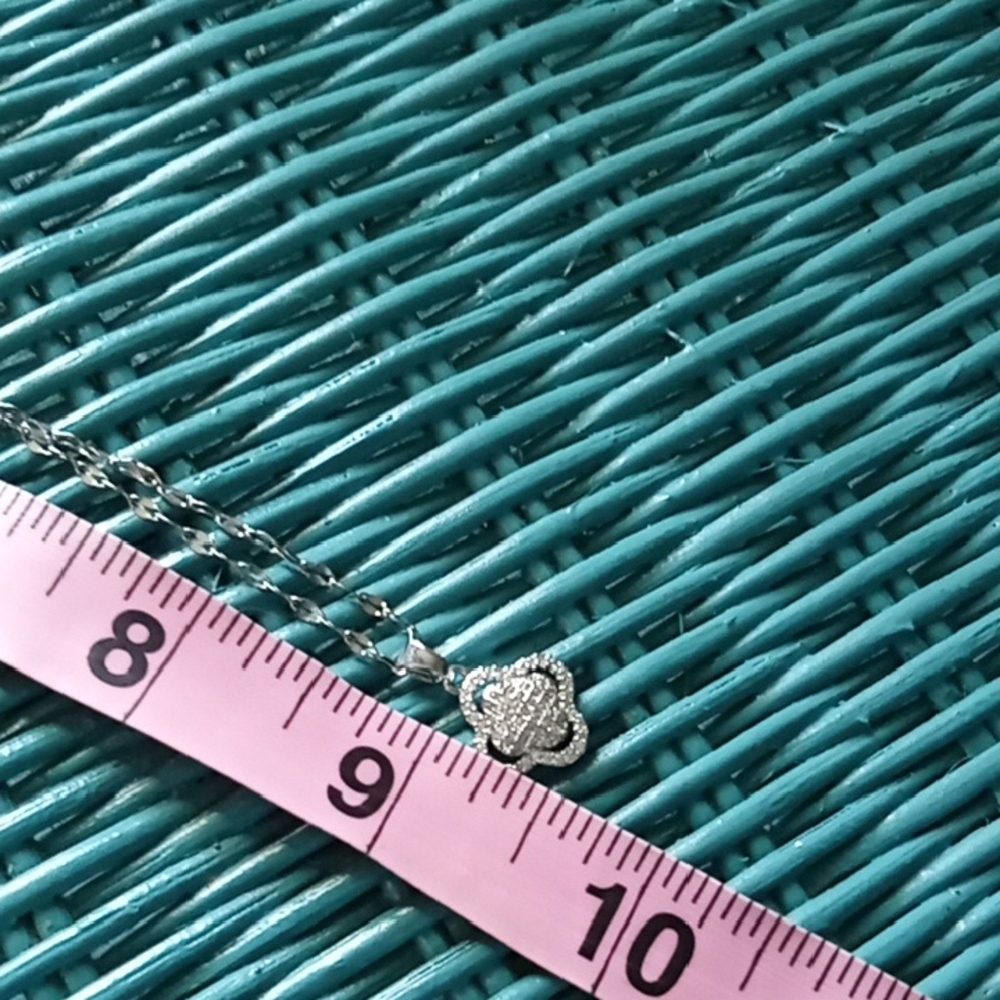 Elegant Silver Pendant Necklace - Picture 5 of 5
